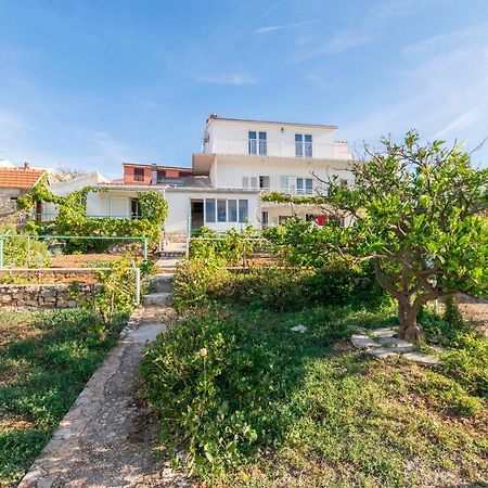 Apartments And Room Milka-Jere Primošten المظهر الخارجي الصورة