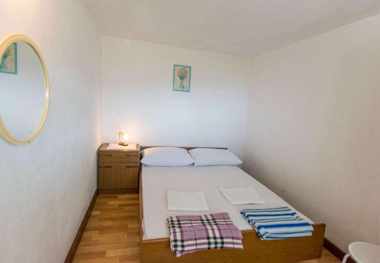 Apartments And Room Milka-Jere Primošten المظهر الخارجي الصورة