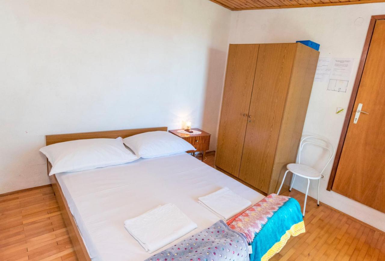 Apartments And Room Milka-Jere Primošten المظهر الخارجي الصورة